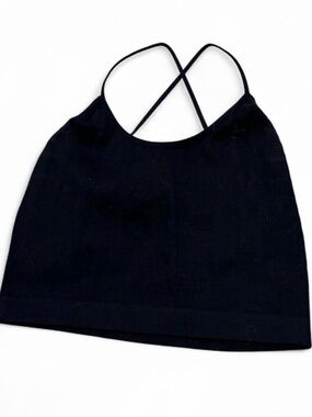 Colsie Black Ribbed Cross-Back Crop Tank